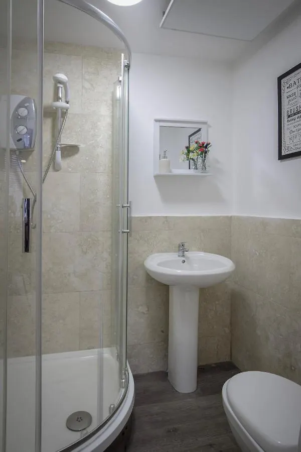 King Sized Luxury - Stylish Studio Flat Blackpool Apartment